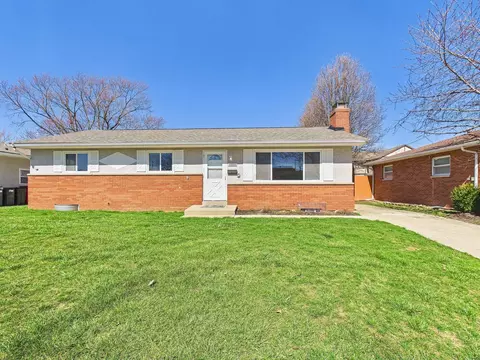 3028 Woodgrove Dr, Grove City, OH 43123