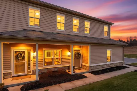 3749 Birkland Cir, Lewis Center, OH 43035