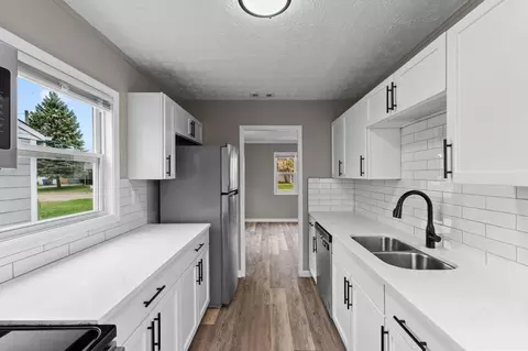 225 Santa Maria Ln, Columbus, OH 43213