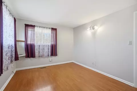 Bedroom - 3129 E High St, Springfield, OH 45505 photo 5 of 9