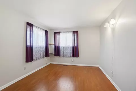 Bedroom - 3129 E High St, Springfield, OH 45505 photo 4 of 9