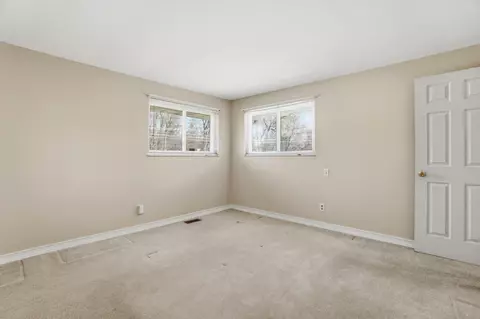 Bedroom - 3129 E High St, Springfield, OH 45505 photo 2 of 9