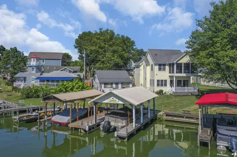 40 Beacon Light Ln, Buckeye Lake, OH 43008