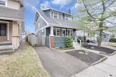 99 E Pacemont Rd, Columbus, OH 43202