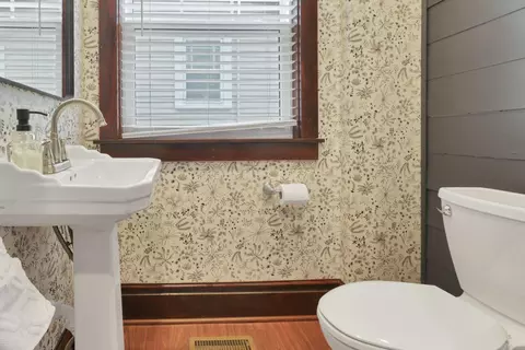Bath - 99 E Pacemont Rd, Columbus, OH 43202 photo 1 of 4