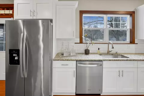 Kitchen - 99 E Pacemont Rd, Columbus, OH 43202 photo 5 of 7