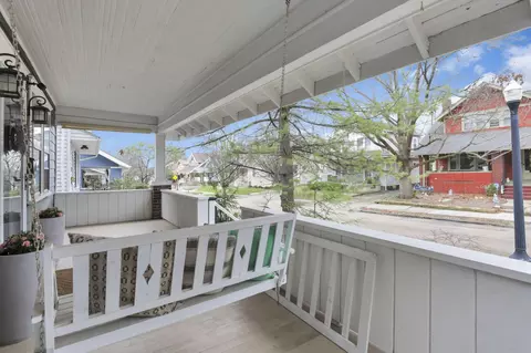 Exterior - 99 E Pacemont Rd, Columbus, OH 43202 photo 3 of 22