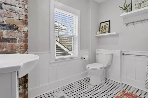 Bath - 99 E Pacemont Rd, Columbus, OH 43202 photo 3 of 4