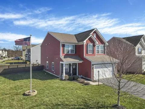 1552 Mary Lou Dr, Pataskala, OH 43062