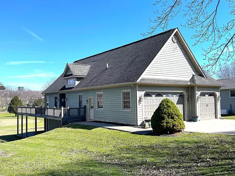 926 Fairway Dr, Howard, OH 43028