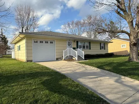 41 Westmoor Dr, London, OH 43140