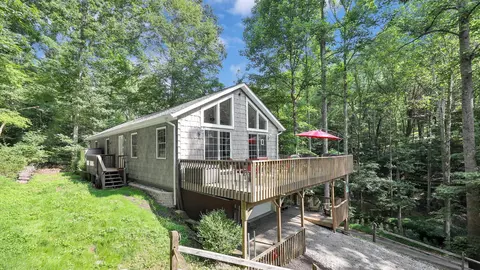 1893 Beaver Ln, Sugar Grove, OH 43155