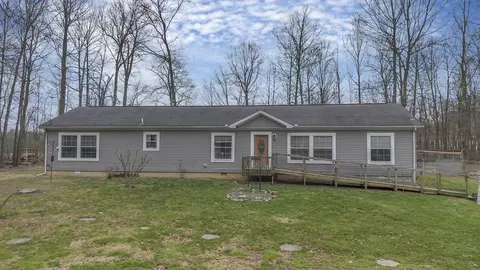 6590 Feasel Rd, Mount Vernon, OH 43050