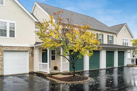 365 Sycamore Woods Ln, Columbus, OH 43230