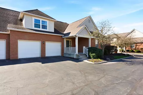 7041 Greensview Village Dr, Canal Winchester, OH 43110