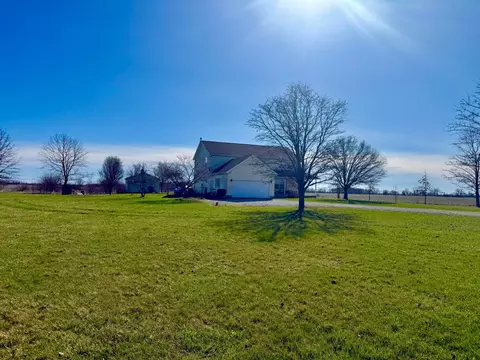 22362 Alkire Rd, Circleville, OH 43113 photo 2