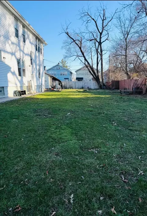 1111-1113 E 16th Ave, Columbus, OH 43211