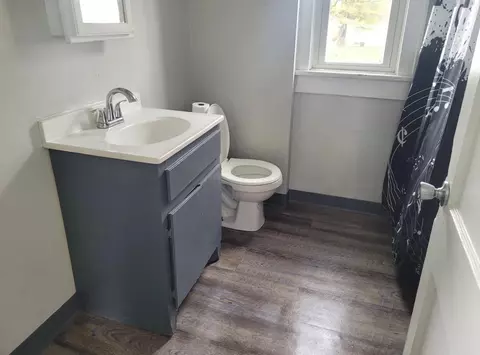 Bath - 1012 E 17th Ave, Columbus, OH 43211 photo 1 of 1