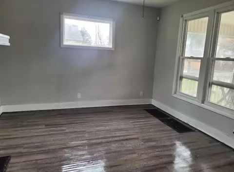 Living - 1012 E 17th Ave, Columbus, OH 43211 photo 5 of 6
