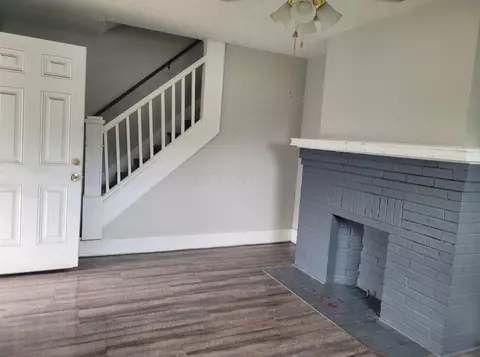 Living - 1012 E 17th Ave, Columbus, OH 43211 photo 3 of 6