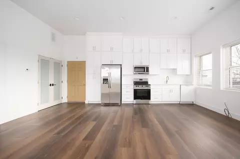 50 S Main St, London, OH 43140