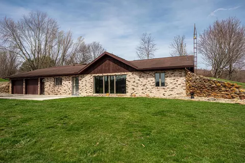 26140 Township Rd 37, Coshocton, OH 43812