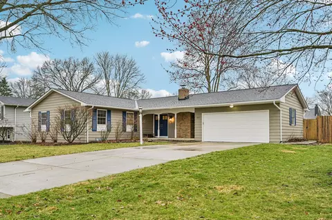 8207 Copperfield Dr, Columbus, OH 43235