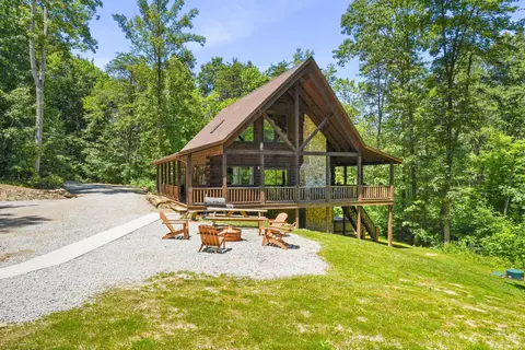 18188 Buckingham Rd, Logan, OH 43138