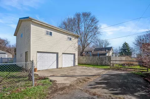 Exterior - 420 N Simon St, Ada, OH 45810 photo 4 of 5