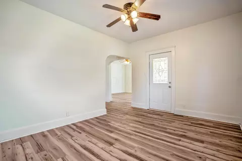 Living - 420 N Simon St, Ada, OH 45810 photo 4 of 5