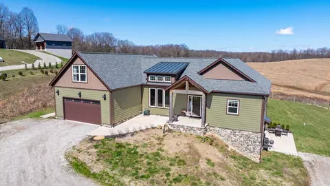 4608 Philipps Rd, Granville, OH 43023