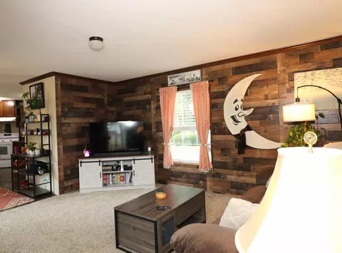 248 Thorn Locust Ln, London, OH 43140