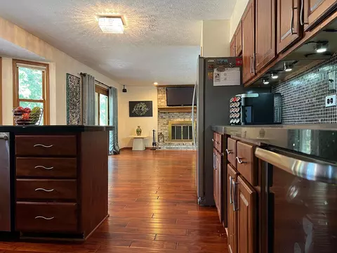 Kitchen - 3000 Scioto Pl, Columbus, OH 43221 photo 2 of 10