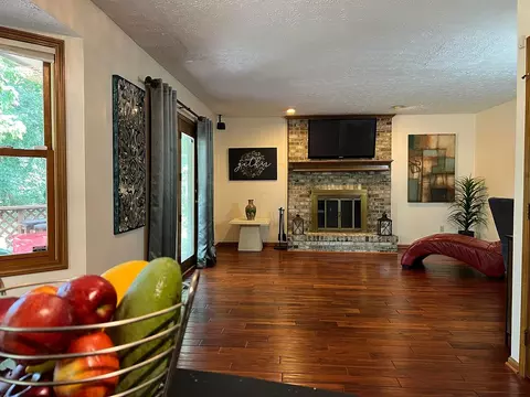 Living - 3000 Scioto Pl, Columbus, OH 43221 photo 2 of 3