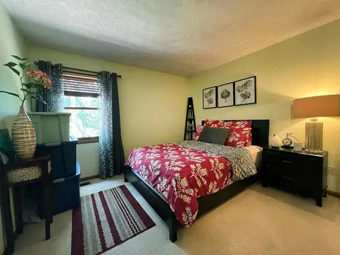 Bedroom - 3000 Scioto Pl, Columbus, OH 43221 photo 4 of 9