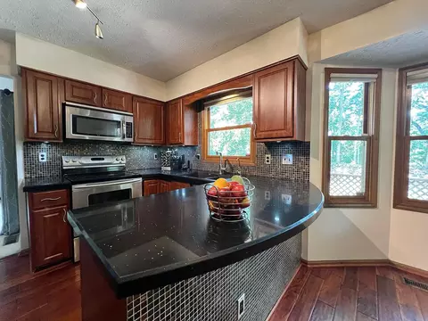 Kitchen - 3000 Scioto Pl, Columbus, OH 43221 photo 8 of 10