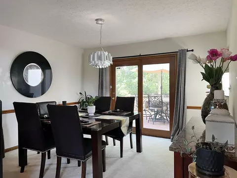 Dining - 3000 Scioto Pl, Columbus, OH 43221 photo 2 of 4