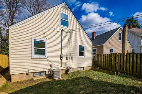 Exterior - 247 Eldon Ave, Columbus, OH 43204 photo 5 of 9