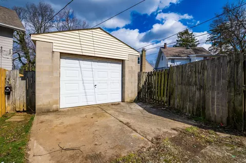 Exterior - 247 Eldon Ave, Columbus, OH 43204 photo 6 of 9