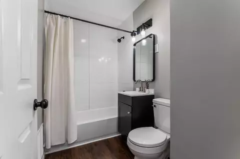 Bath - 247 Eldon Ave, Columbus, OH 43204 photo 1 of 2