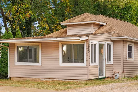10983 Hebron Rd, Buckeye Lake, OH 43008