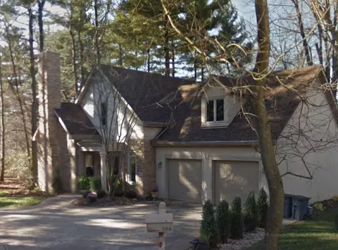 586 Pinegrove Pl, Columbus, OH 43230