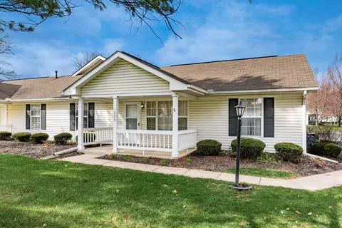 1206 Hillview Cir E, Newark, OH 43055