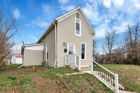 Exterior - 231 N London St, Mount Sterling, OH 43143 photo 2 of 4