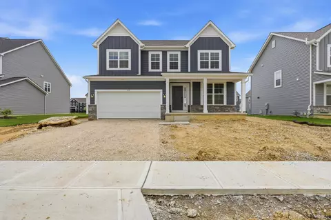 69 Banyan Dr, Lewis Center, OH 43035