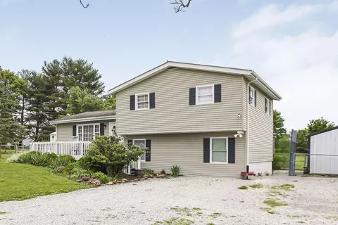 Exterior - 25864 Shoemaker Rd, Circleville, OH 43113 photo 4 of 18