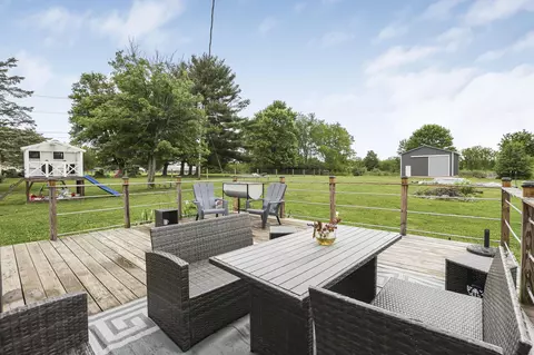 Exterior - 25864 Shoemaker Rd, Circleville, OH 43113 photo 7 of 18