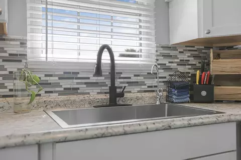 Kitchen - 25864 Shoemaker Rd, Circleville, OH 43113 photo 4 of 5