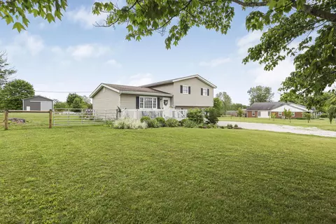 Exterior - 25864 Shoemaker Rd, Circleville, OH 43113 photo 3 of 18