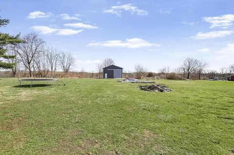 Exterior - 25864 Shoemaker Rd, Circleville, OH 43113 photo 16 of 18